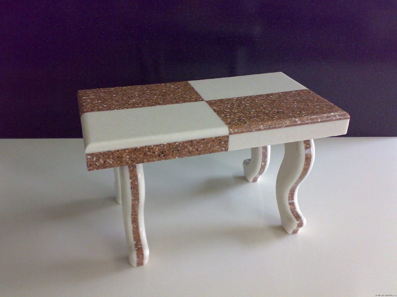 Журналний столик из искусственный камень