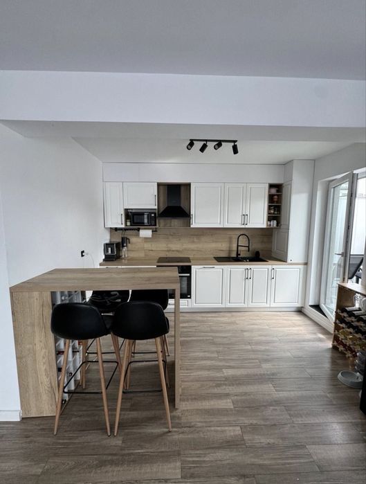 Apartament retras 3 camere vanzare