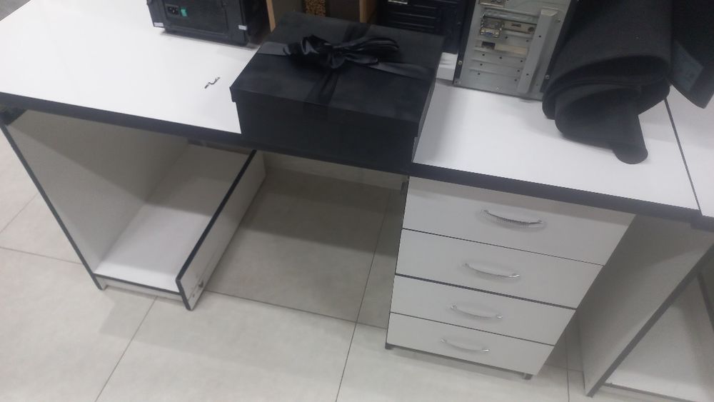 Продам стол для компьютера