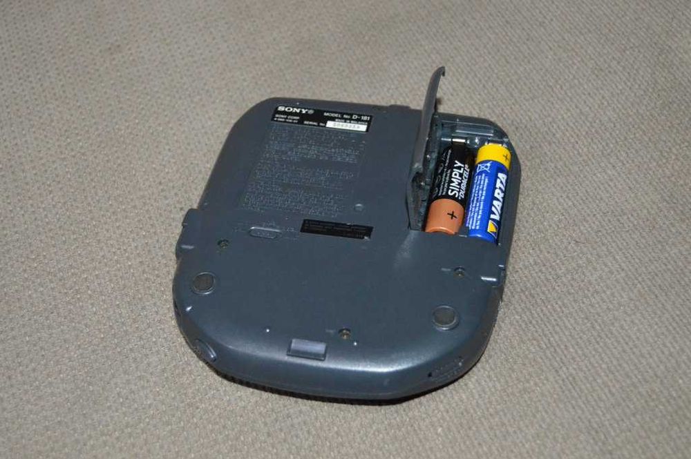 Player CD portabil clasic Sony Discman D-181 + alimentator