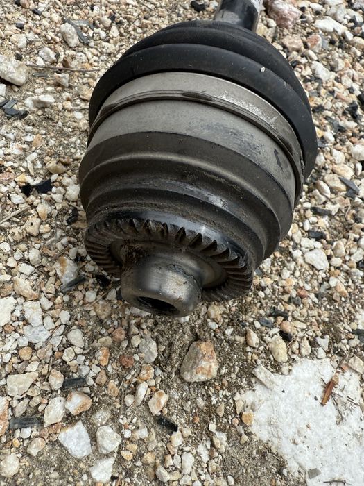 Полуоска Бмв Г30 (poluoska Bmw G30)