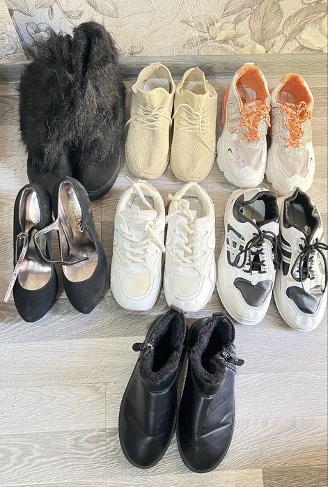 Продается кроссовки туфли сапожки