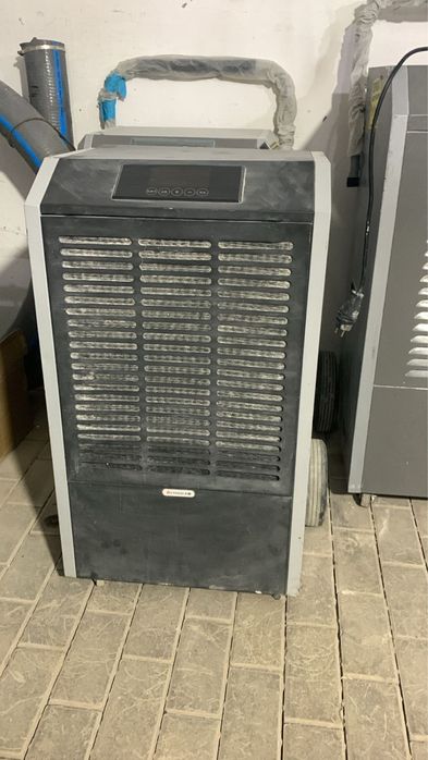 Осушитель воздуха продам бу