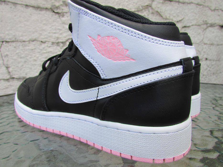 Маратонки Nike Air Jordan 1 Mid 'Arctic Punch'