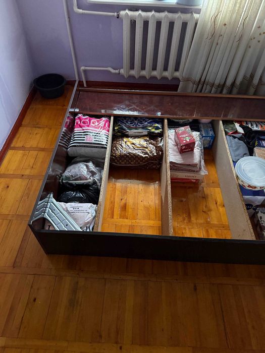 Кровать с матрасом