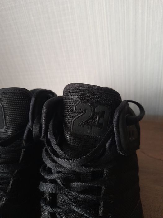 Jordan 1 кецове 44 номер.