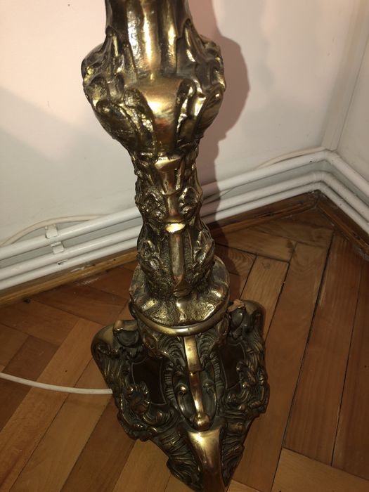 Lampadar vechi cu abajur,corpul din bronz masiv