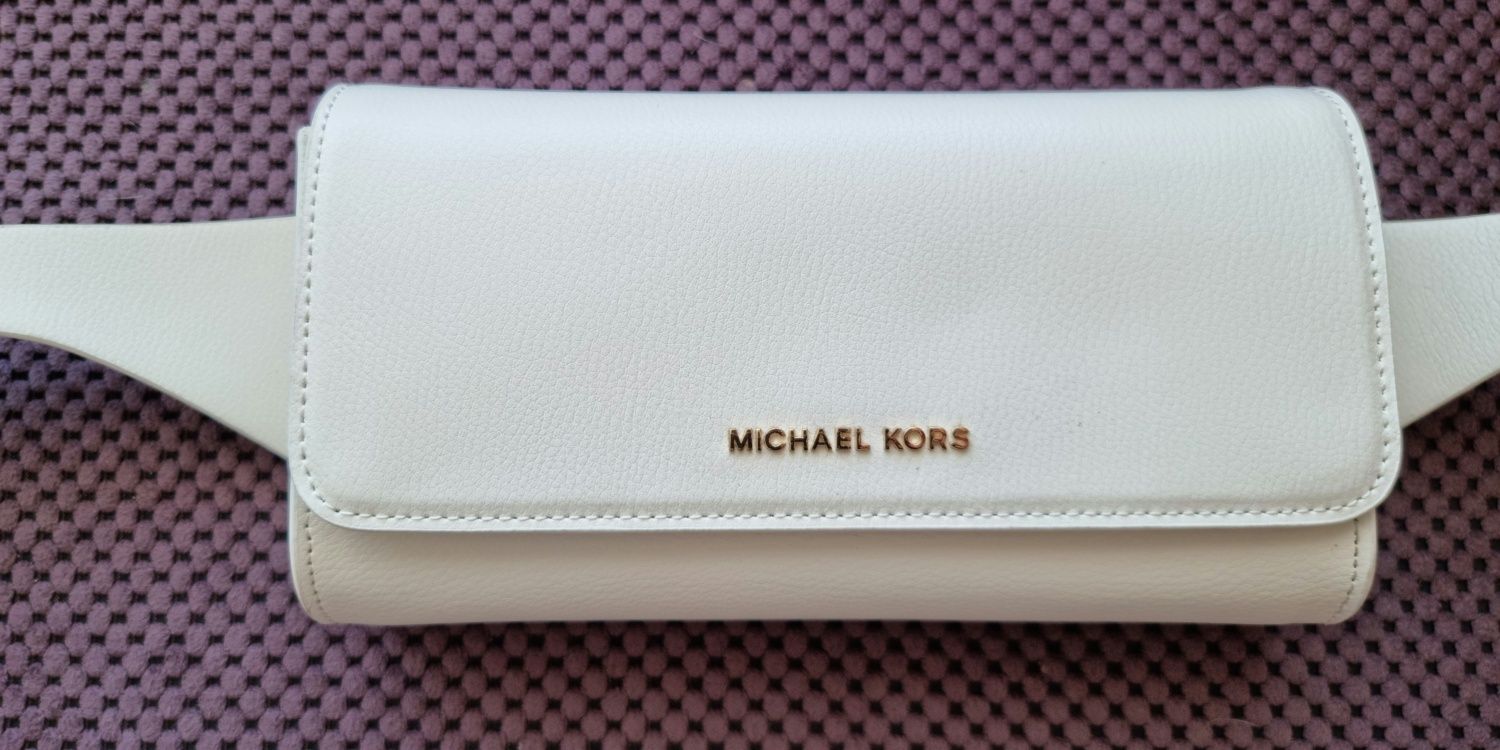 Бяла Кожена Дамска Чанта за Кръст на Michael Kors тип Belt Bag