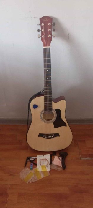 Akustik gitara toplam arzon narxda