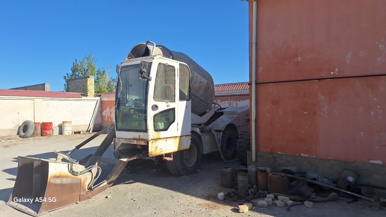 Beton qorgich 2017-yil. Xamma joyi soz xolatda.