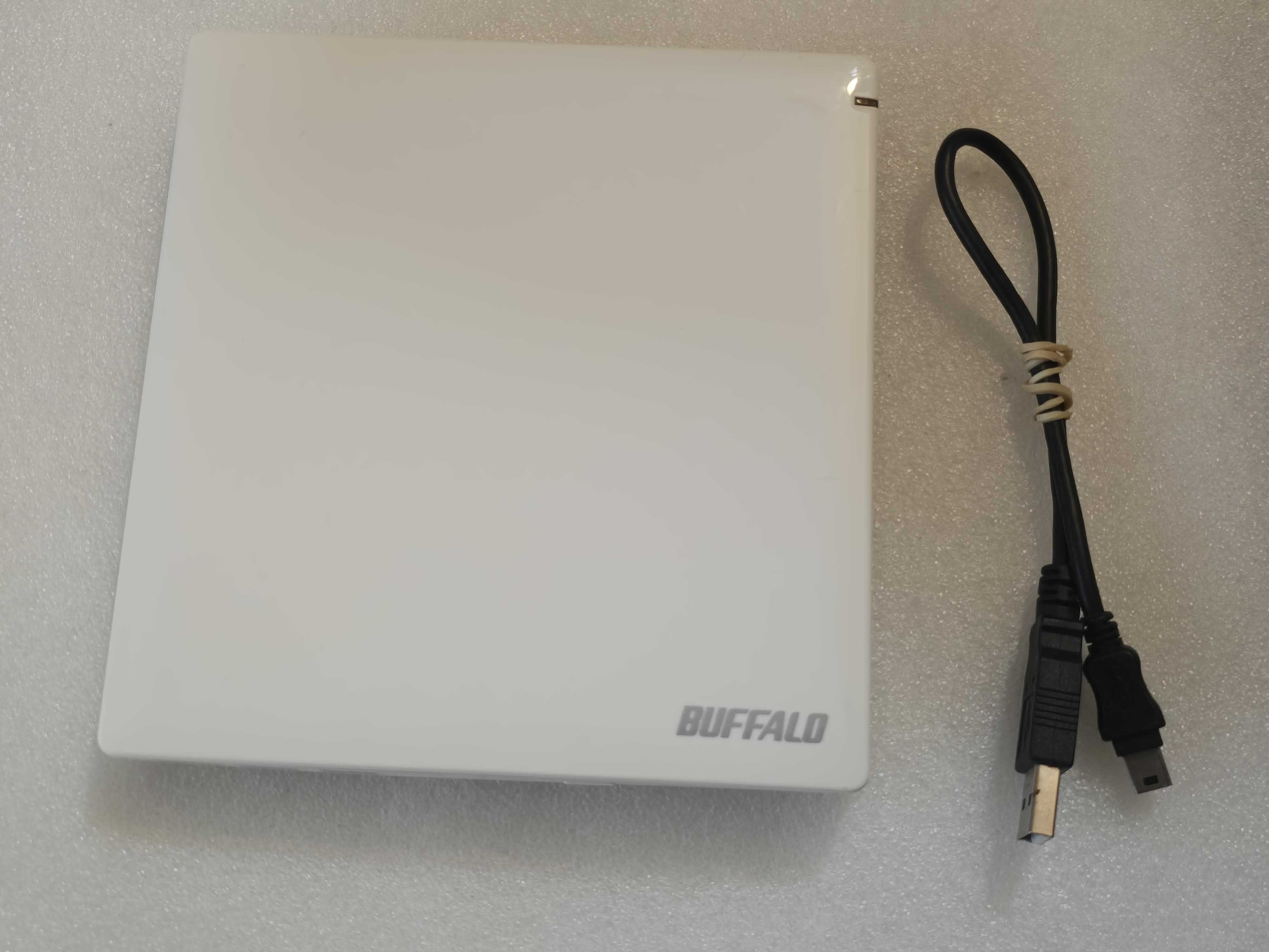 DVD Writer extern BUFFALO Slim, 8x, USB 2.0, Alb, Retail - poze reale
