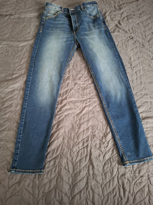 Blugi Pull Bear mărimea 42 ușor elastici elastici