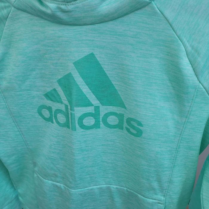 Суичър на адидас