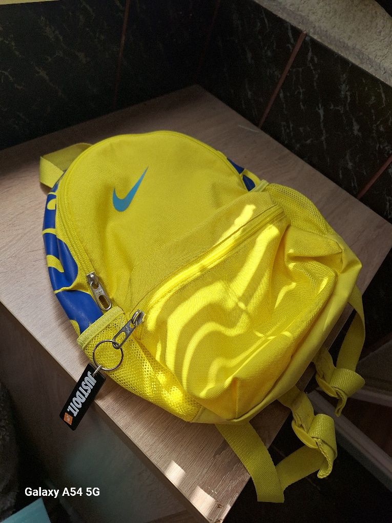 Като нова раничка Nike