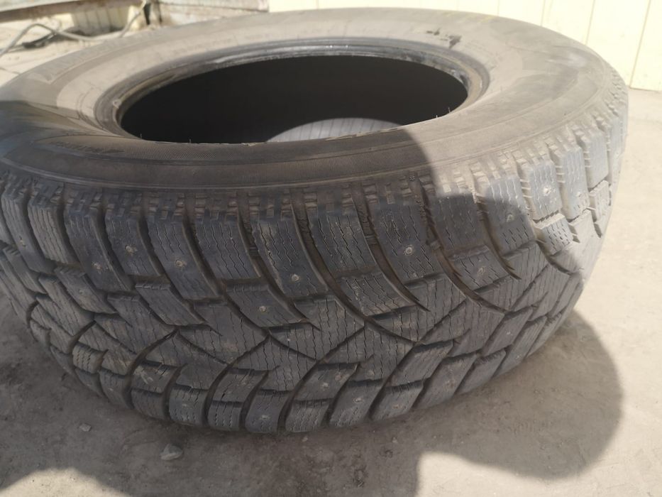 Шины 265/65 R17 отличное состояния