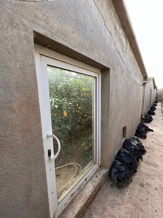 Issiq xona (parnik) sotiladi