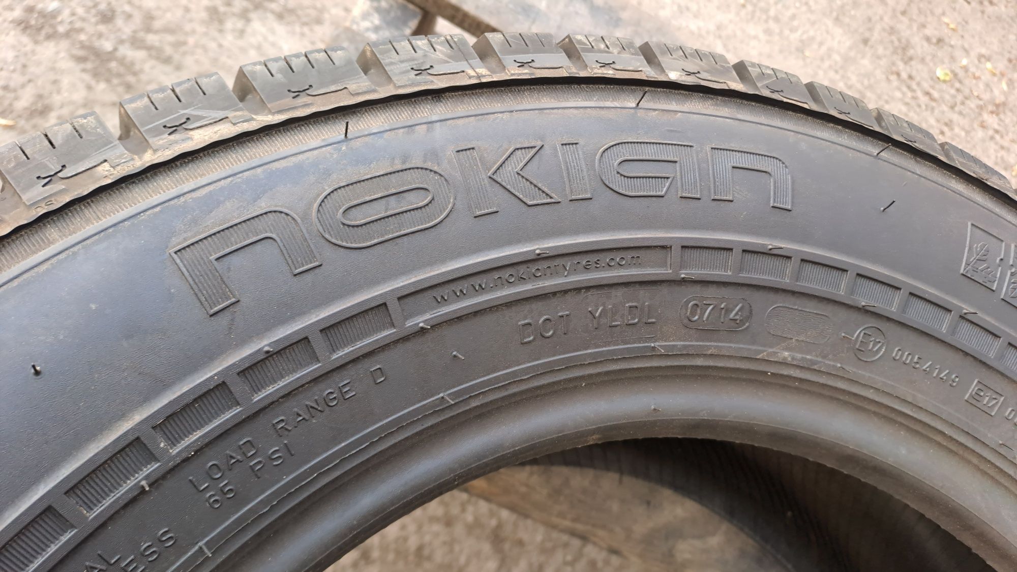 1бр. Нова 195/70/15C Nokian, Бусова