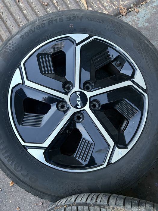 Джанти с гуми за Kia 5x114.3