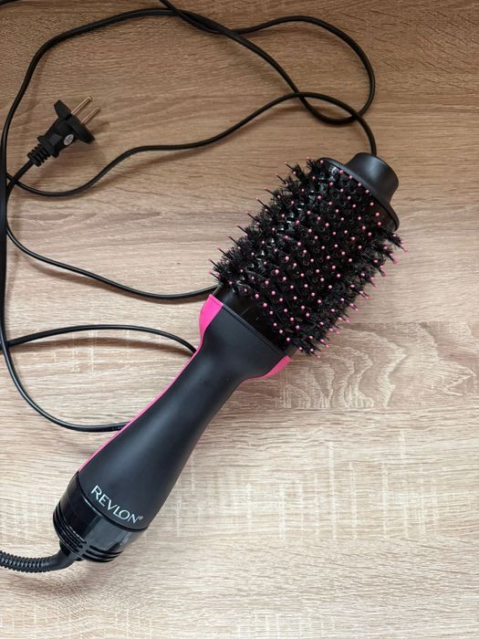 Perie rotunda pentru coafat in stare ff buna