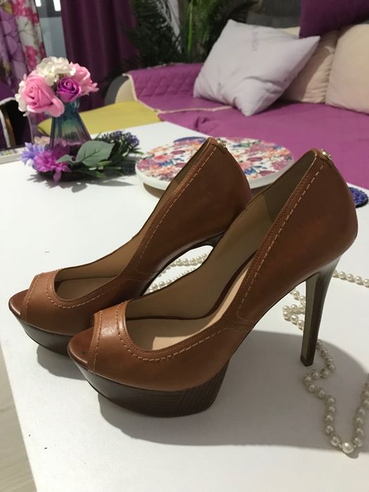Pantofi Guess marime 38,5