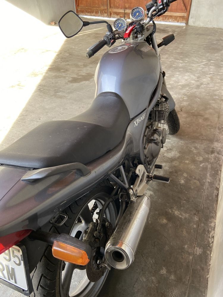 Vind motocicleta YAMAHA 600