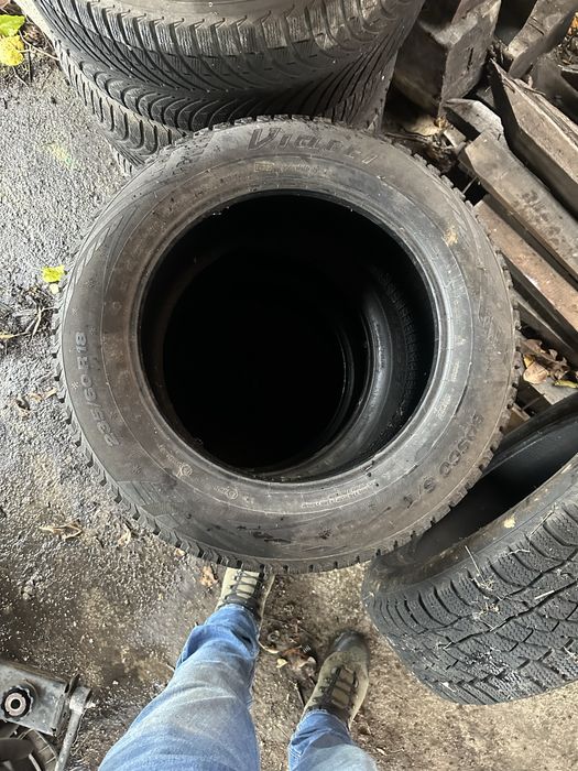 Гуми 235/60/18 зимни
