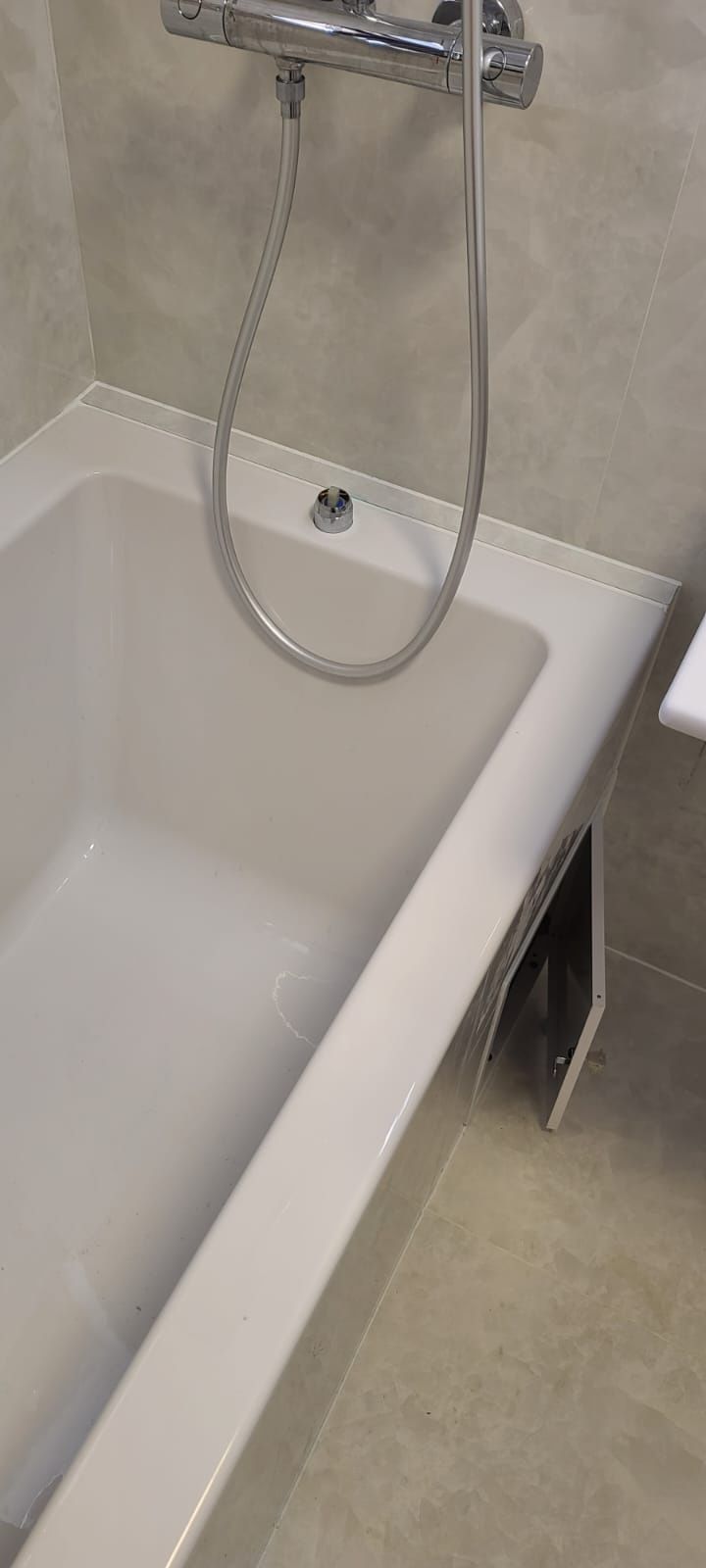 Amenajări interioare, exterioare, renovari apartamente/case, zugravi