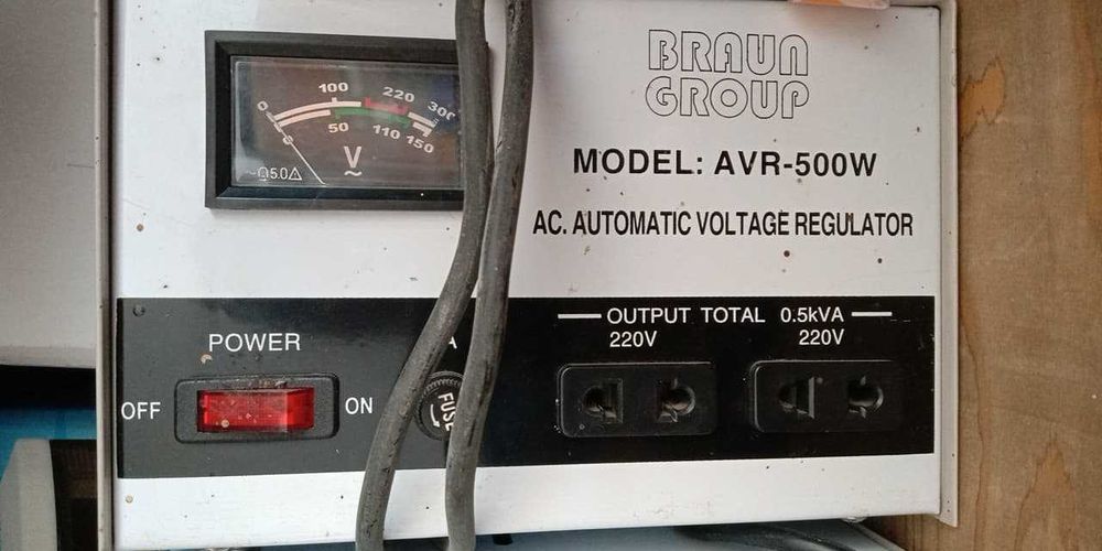 Stabilizator de tensiune cu releu 500W