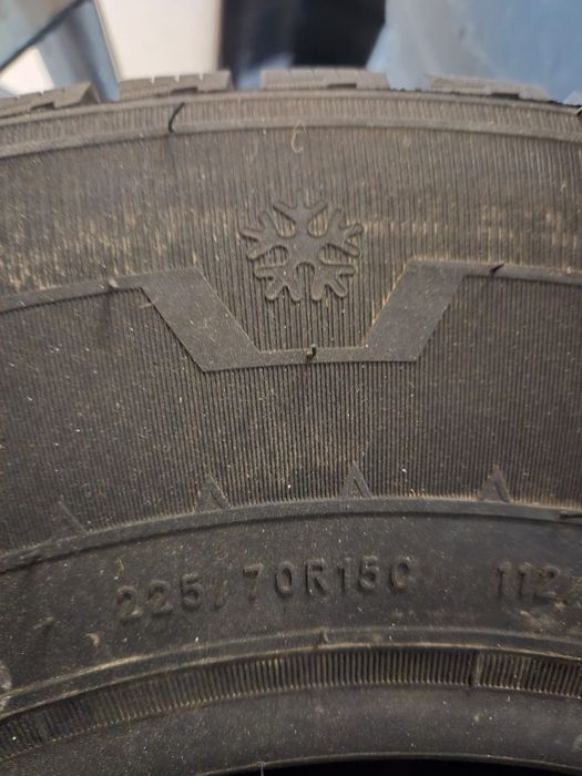 Продам зимние новые баллоны на мерседес спринтер 225/70/15R C TRIANGLE