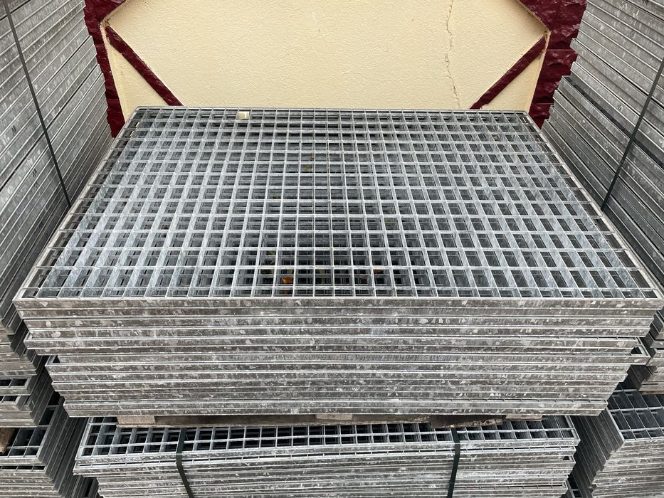 Gratare zincate galvanizate