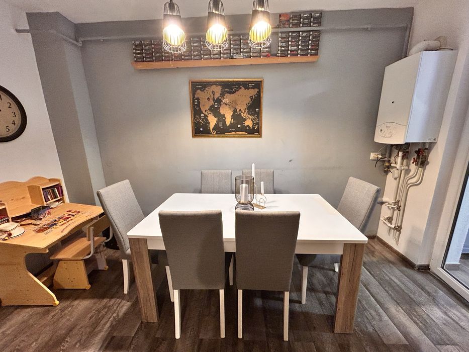 Masa living cu scaune