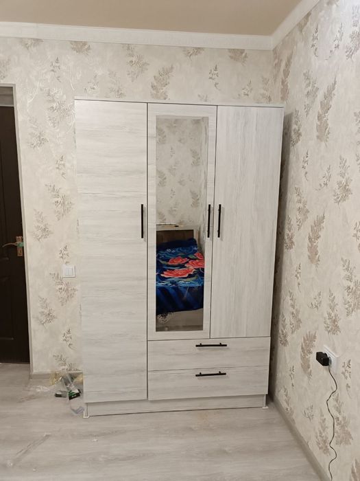 Shkaf sotiladi optom