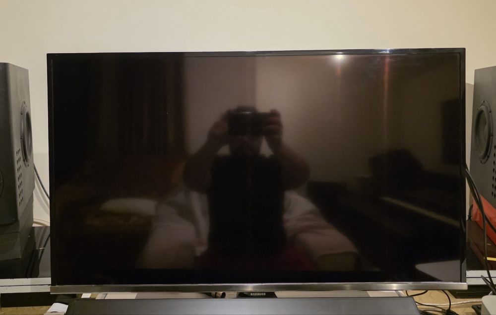 Tv monitor Samsung ue32j5100aw stare perfecta de functionare