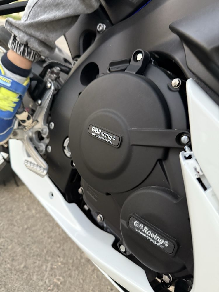 Сузуки жиксер Suzuki Jsxr 750