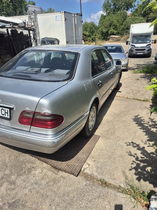 Mercedes w210 125 к.с. цял за части.