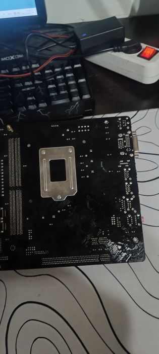 Продам две материнские платы по 7500терге за одну