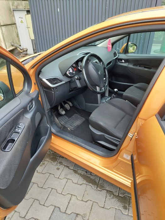 Peugeot 207 , 1,4 benzina