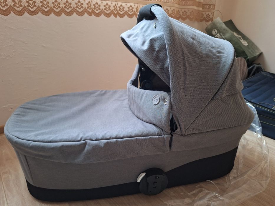 Cybex Balios S lux, кош за новородено