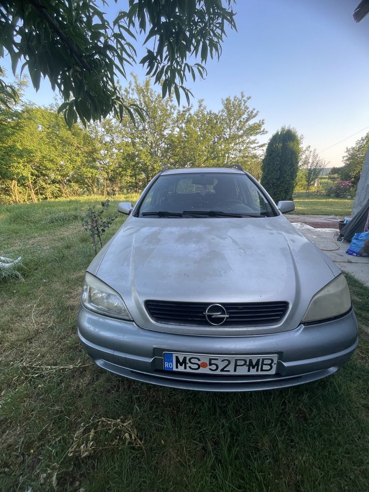 Opel Astra 1.2 benzina