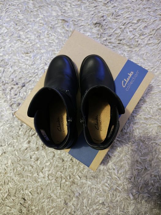 Ghete piele Clarks