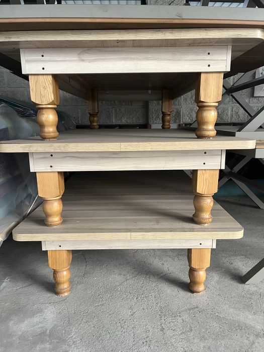 Стол с точёными ножками