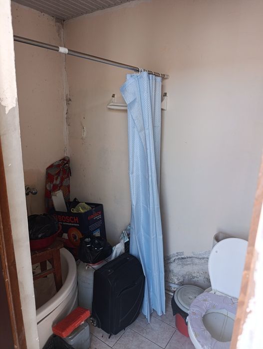 Uy sotladi xolati yaxshi kirb 69000$ kelishiladgan joyi bor