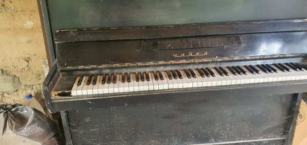 Продам пианино 20000