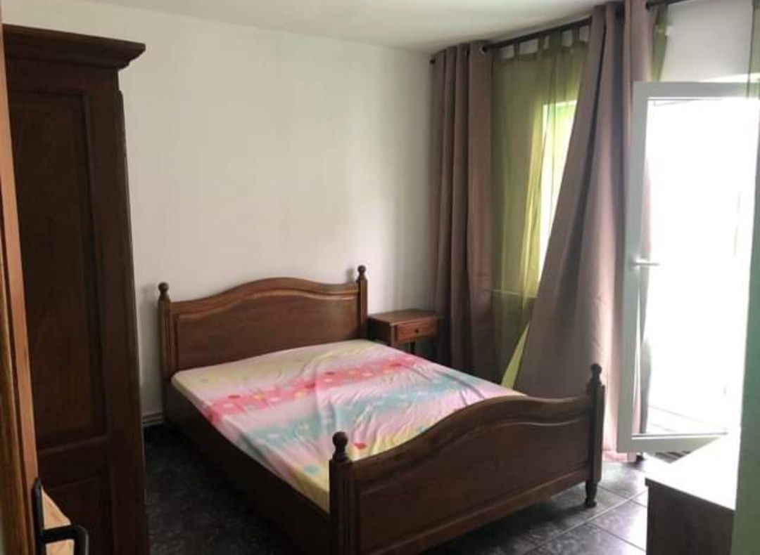 Apartament mare etajul 2