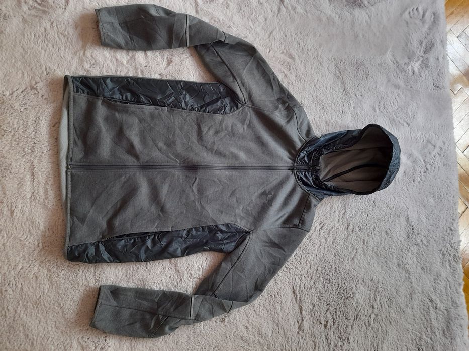 Under armour мъжко яке S размер.