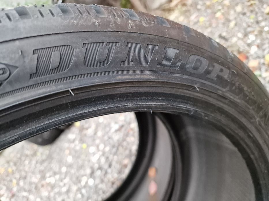 Anvelope 245/40R19 marca Dunlop, M+S, 8 mm