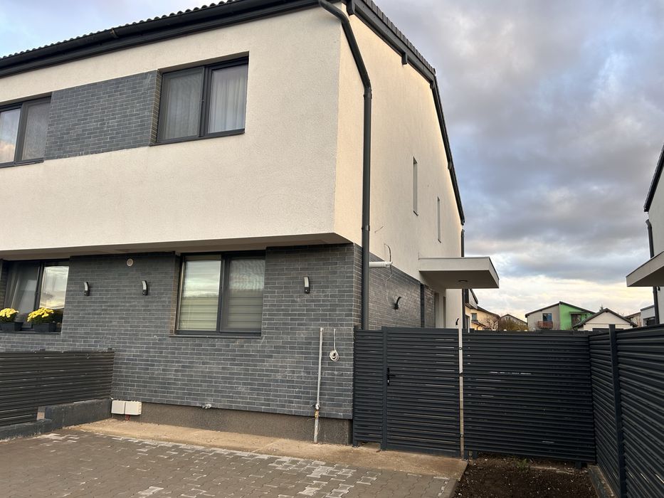 Proprietar, inchiriez casa tip duplex