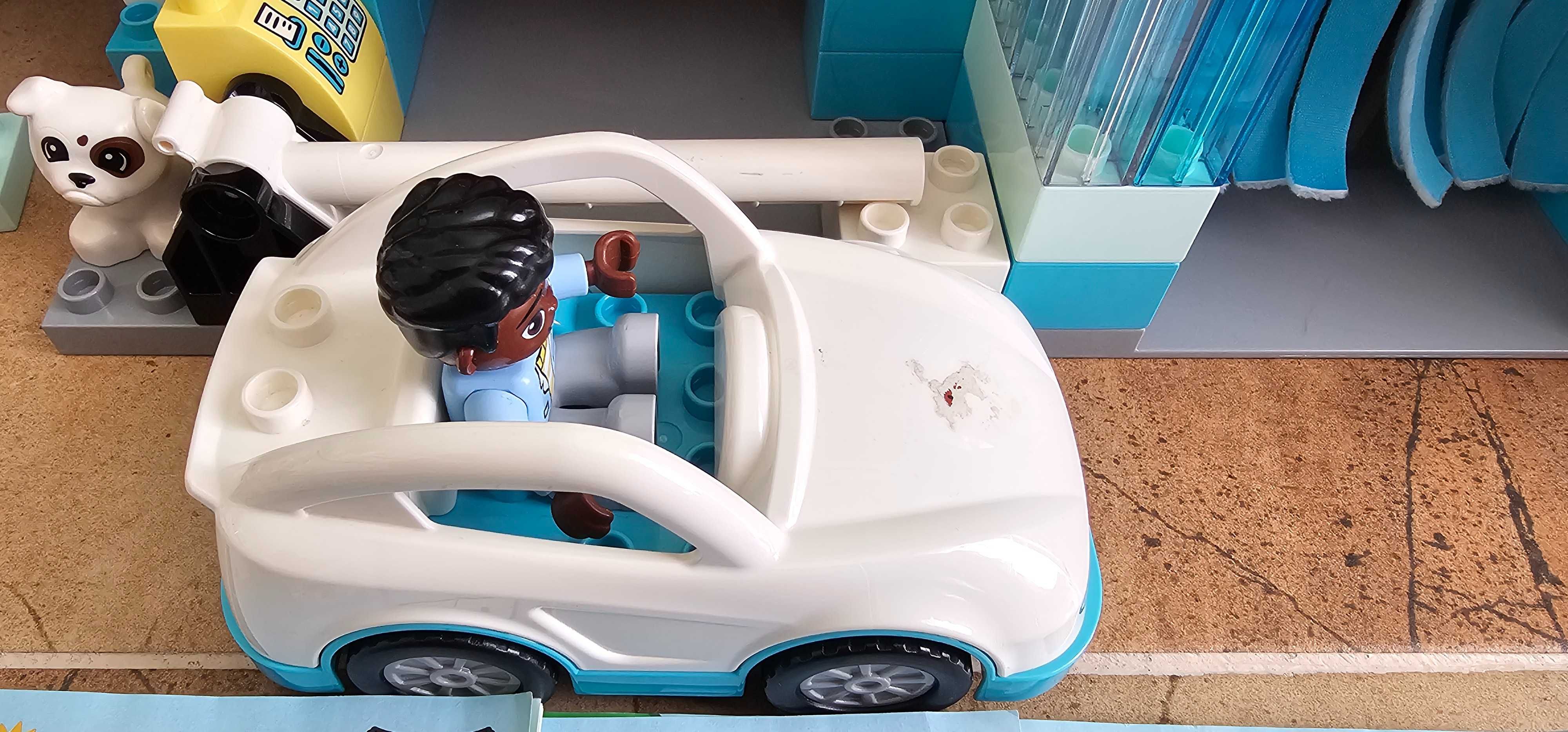 DUPLO 10948 Паркинг и автомивка