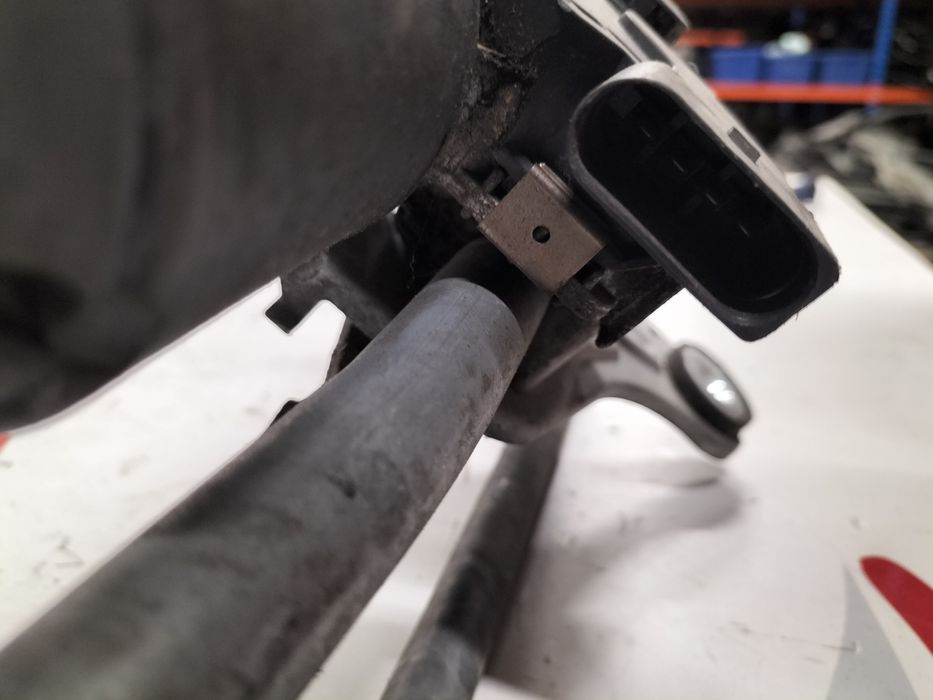 Моторче - механизъм предни чистачки Volvo XC60 / Волво Хц60