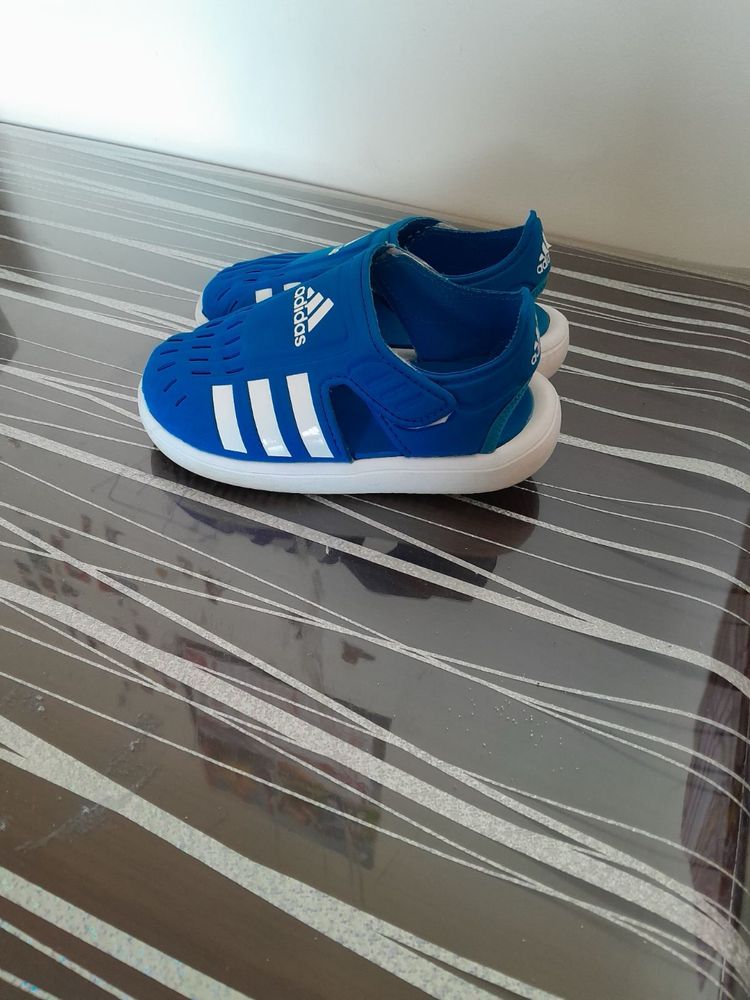 Детски сандали на adidas
